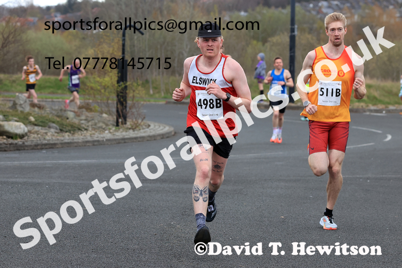 Senior Mens relay, 2026 Elswick Harriers Good Friday Road Relays and Young Athletes, Newburn,  Newcastle upon Tyne. Photo: David T. Hewitson/Sports for All Pics